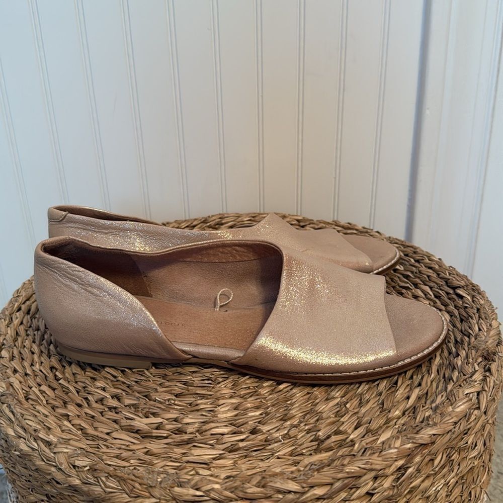 Anthropologie Open Toe Flats Metallic Beige Leather Shoes - Size: 8 - Picture 3 of 13